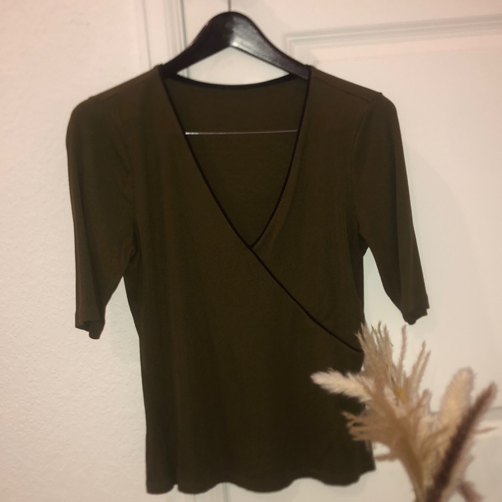 Cute olive green women’s top.